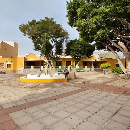 Casa Plaza San Nicolas De Bari Sardina Exterior foto